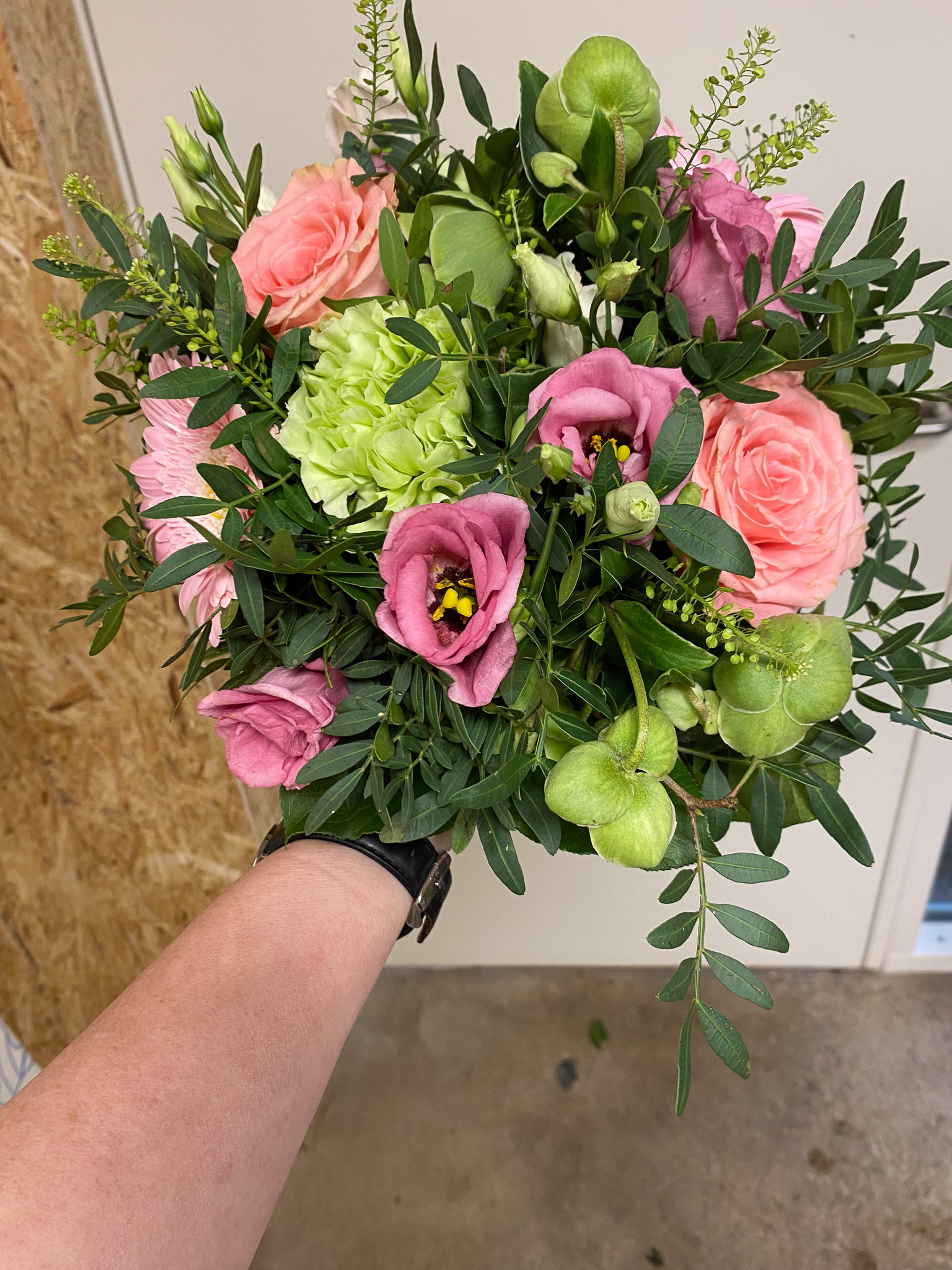 Buket med gerbera og margueritter