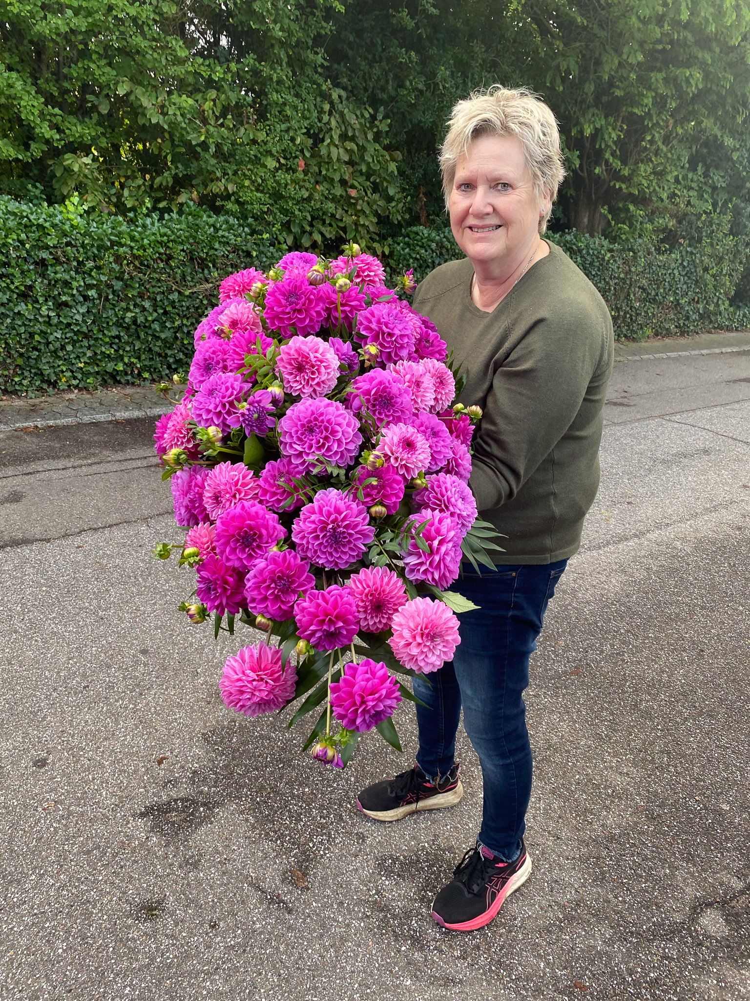 Pink og lilla kistedekoration